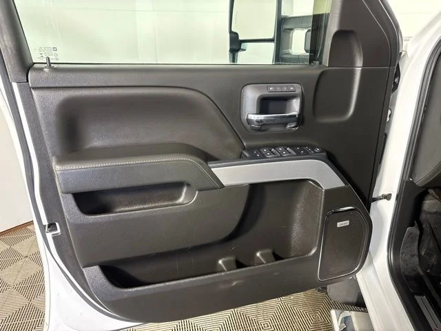 Used 2019 White Chevrolet LTZ image 12
