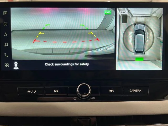 2025 Mitsubishi Outlander SEL Platinum Edition - Photo 18