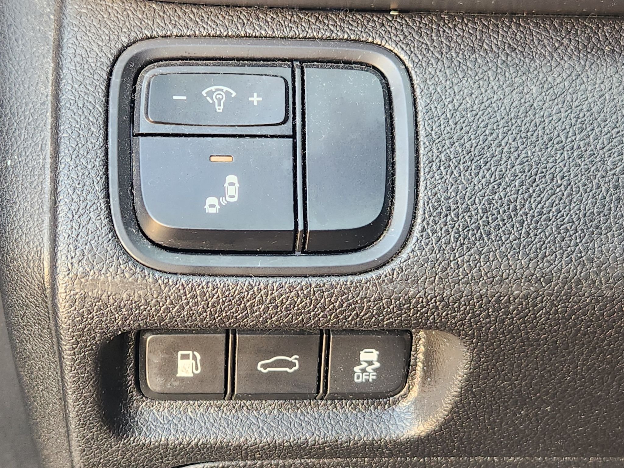 Used 2018 Ebony Black Kia SX image 21