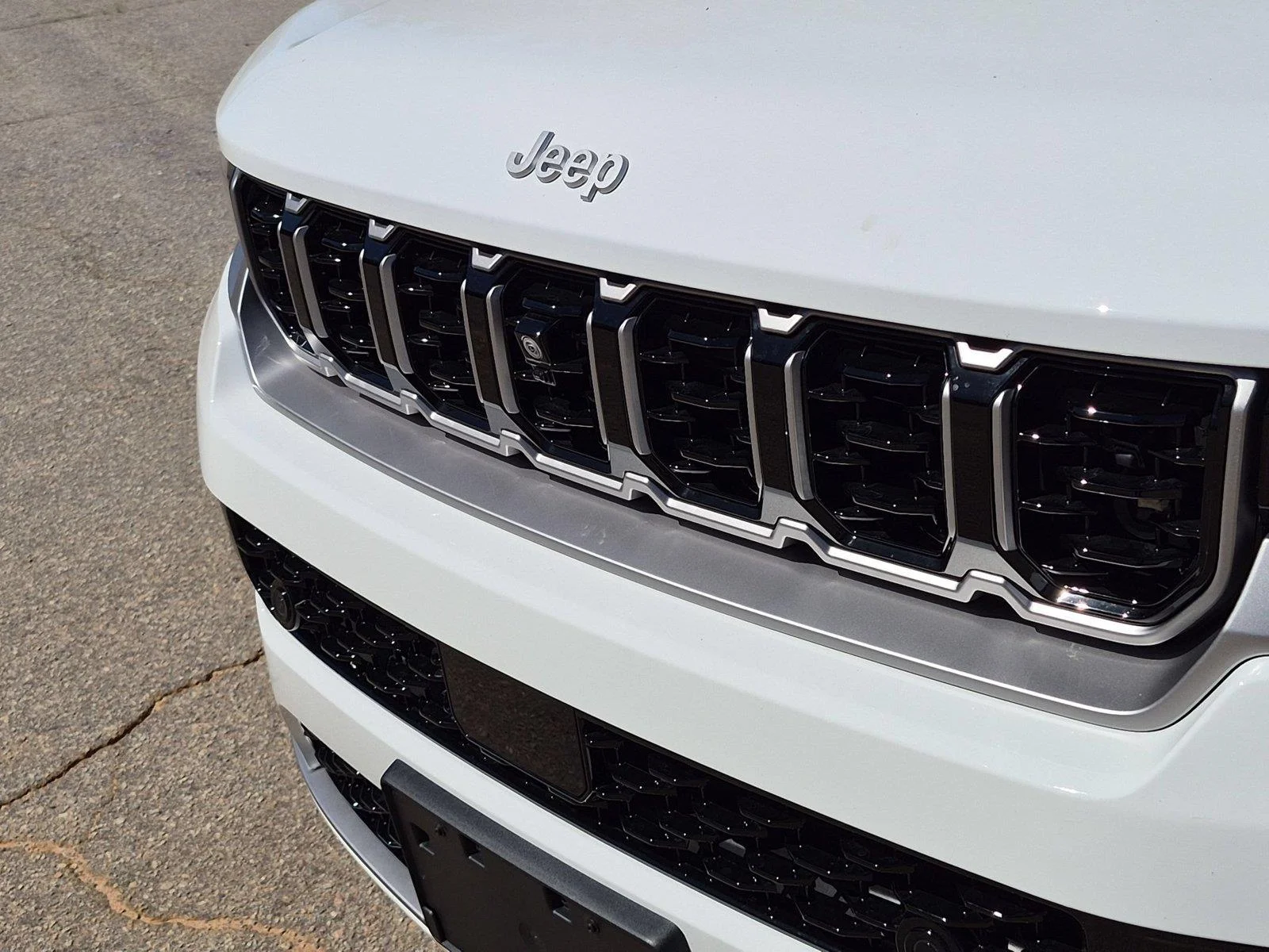 Used 2026 Bright White Clearcoat Jeep Summit image 12