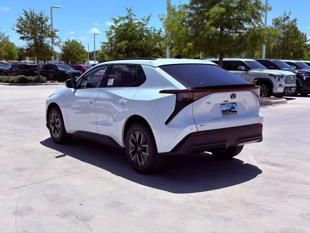 New 2026 Wind Chill Pearl Toyota XLE image 5