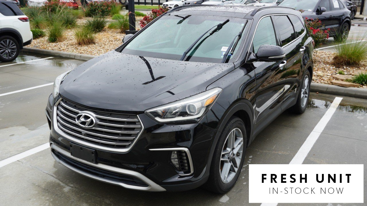 2017 Hyundai Santa Fe SE Ultimate FWD's photo