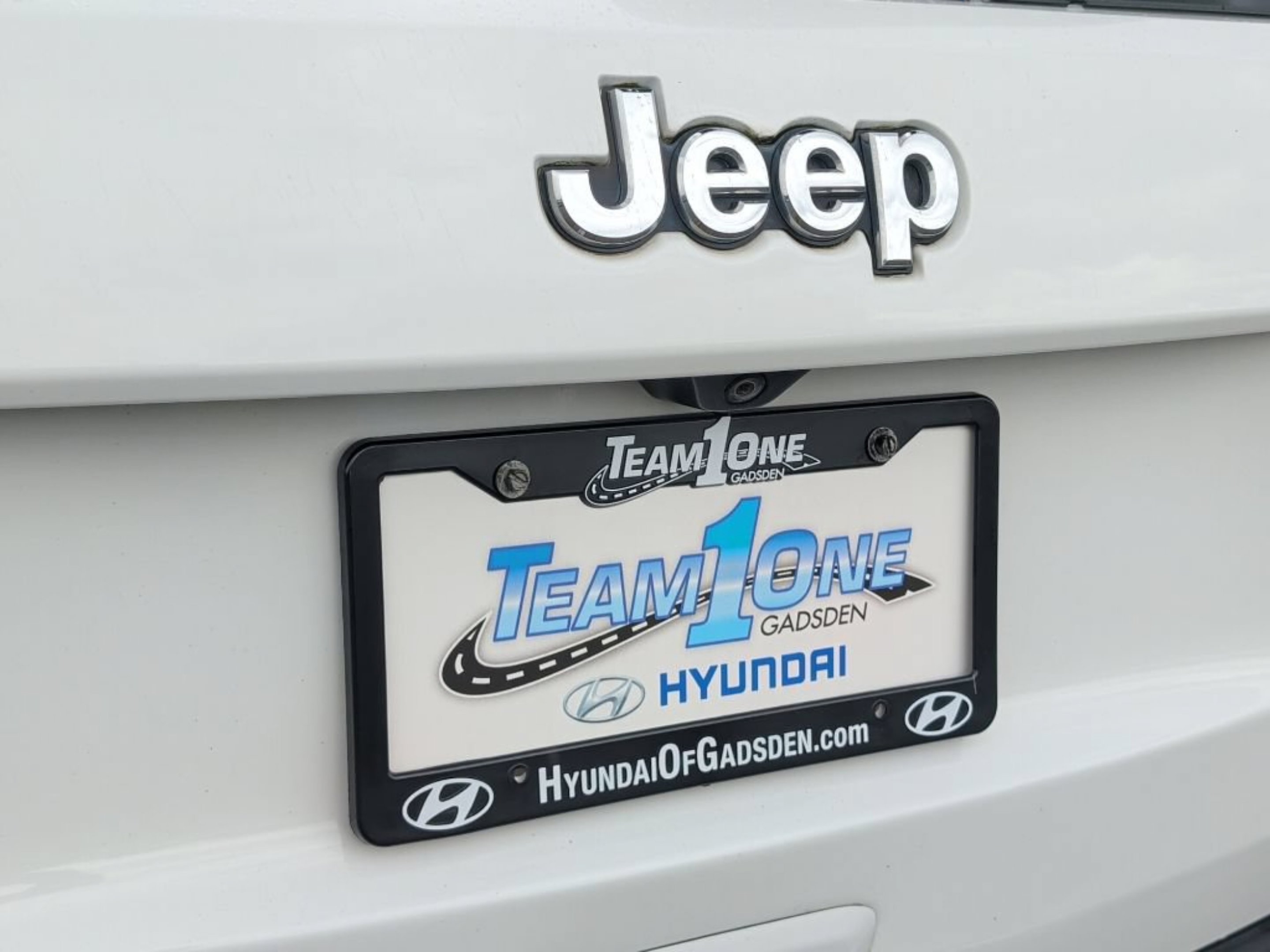 Used 2015 Bright White Clearcoat Jeep Limited image 14