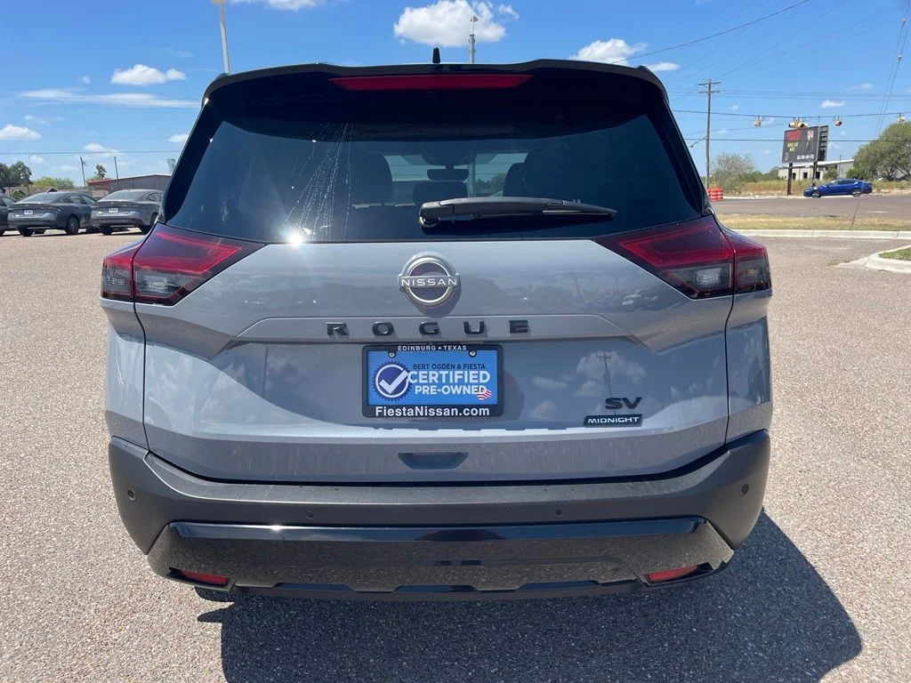 Used 2023 Gray Nissan SV image 6