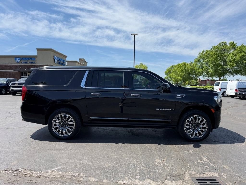 Used 2024 Black GMC Denali Ultimate image 7