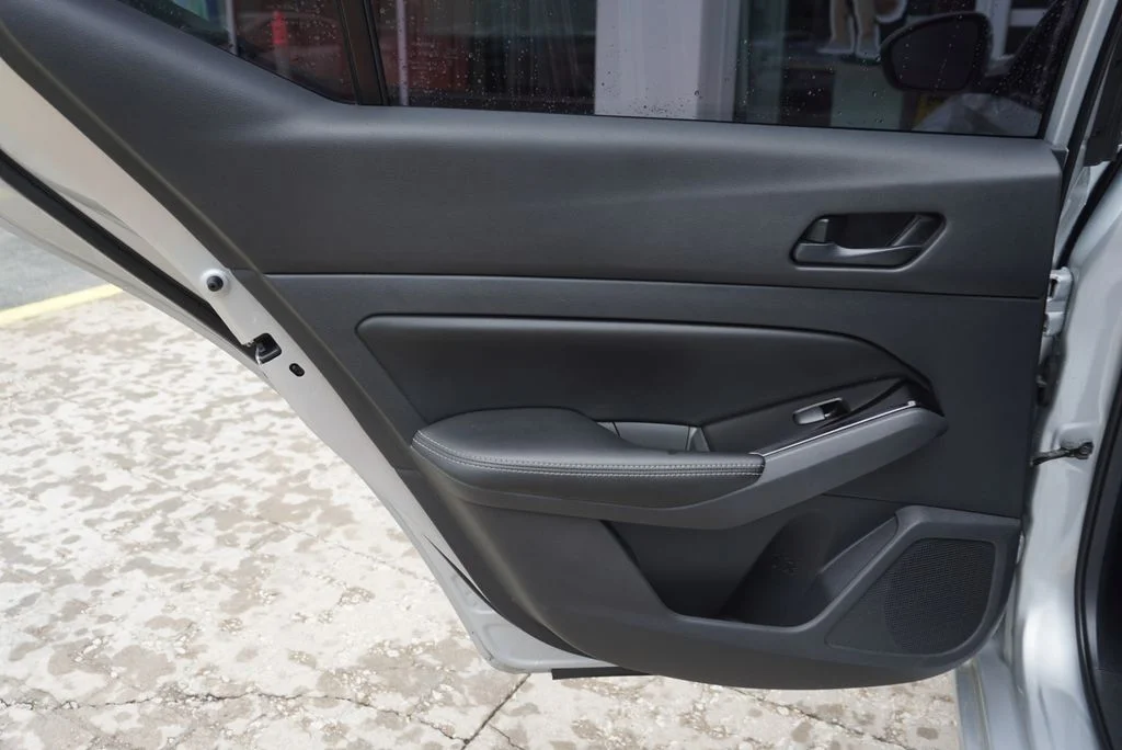 Used 2023 Silver Nissan 2.5 SV image 27