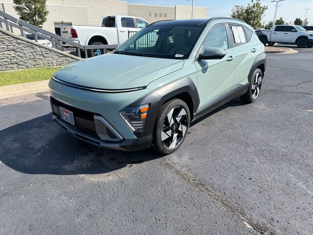 Used 2024 Green Hyundai Limited image 3