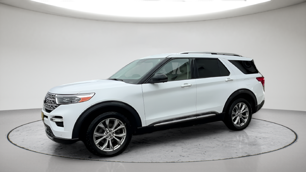 Used 2021 White Ford Limited image 12