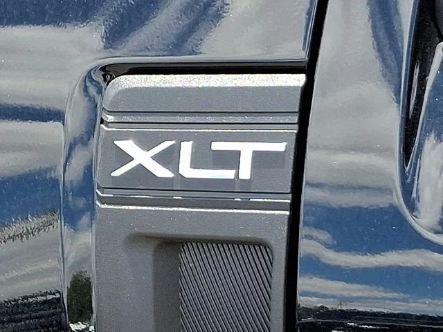 New 2026 Shadow Black Ford XLT image 15