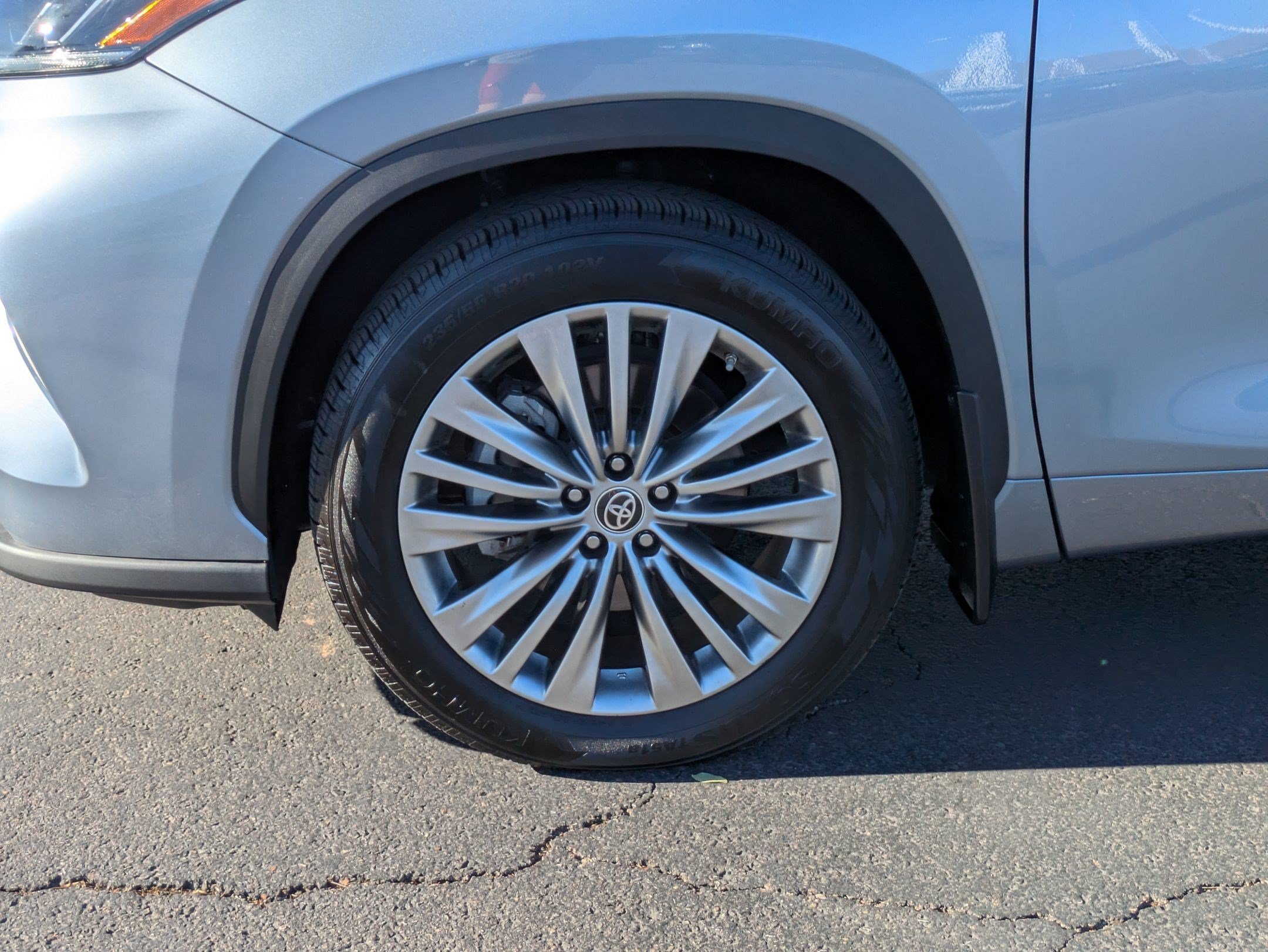 Used 2022 Moon Dust Toyota Platinum image 11