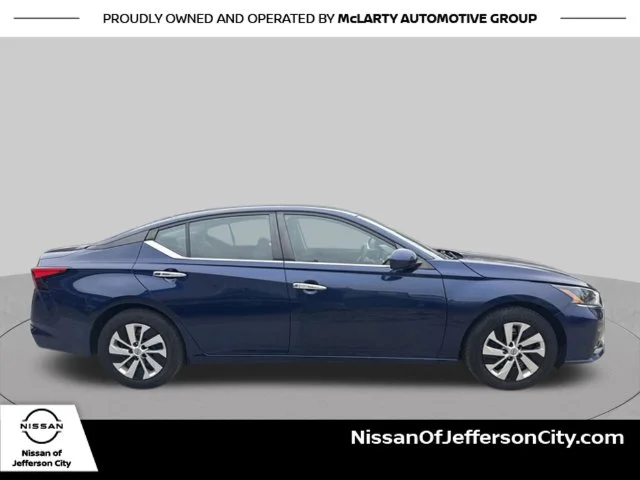 Used 2023 Blue Nissan 2.5 S image 9