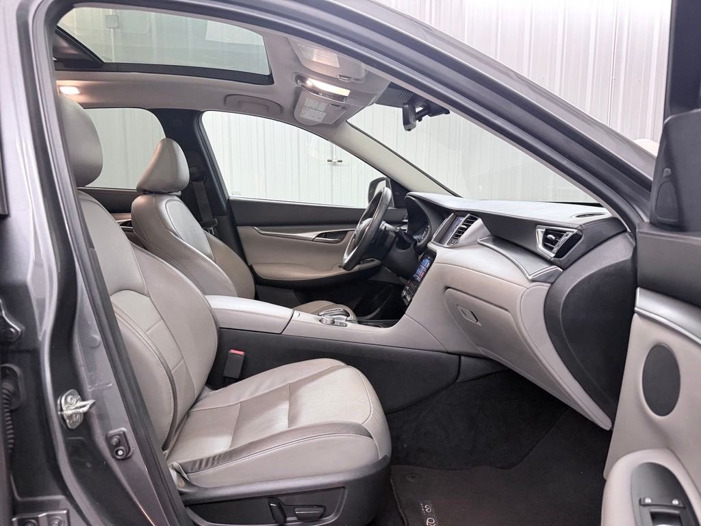 Used 2023 Gray INFINITI LUXE image 39