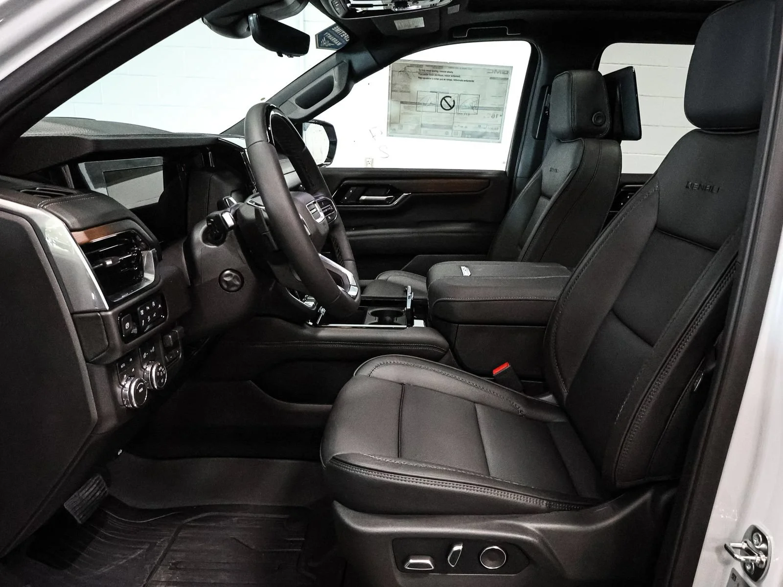 2026 GMC Yukon XL Denali - Photo 22