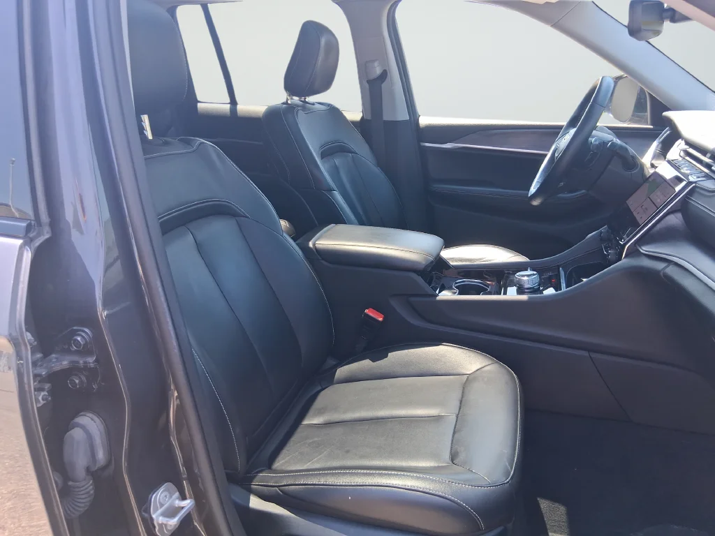 Used 2022 Gray Jeep Limited image 24