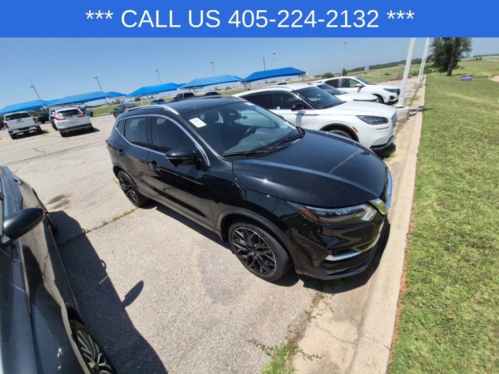 Used 2022  Nissan SL image 15