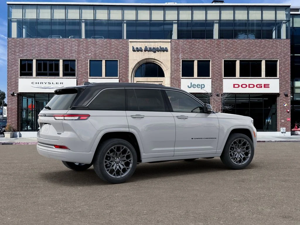 New 2026 Bright White Clear-Coat Exterior Paint Jeep Summit image 4