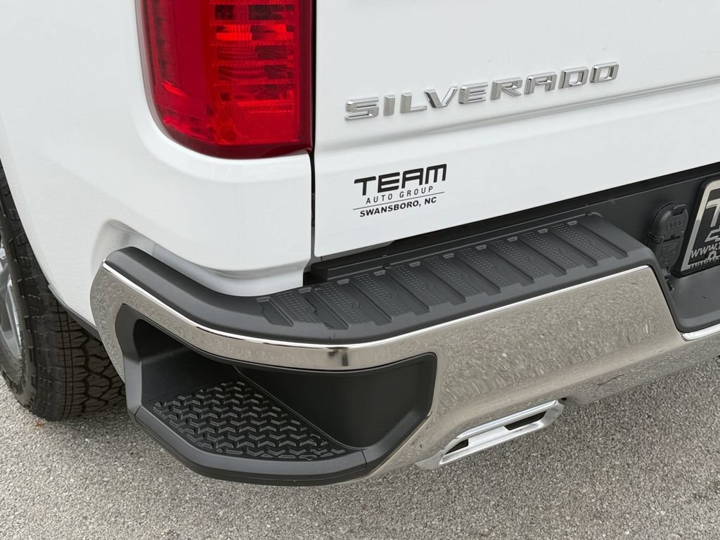 New 2026 Summit White Chevrolet LT image 29