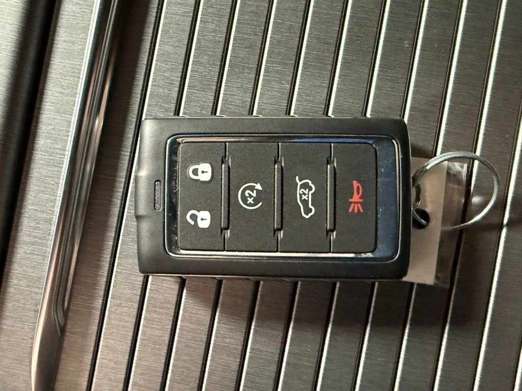 New 2026 Baltic Gray Metallic Clearcoat Jeep  image 22
