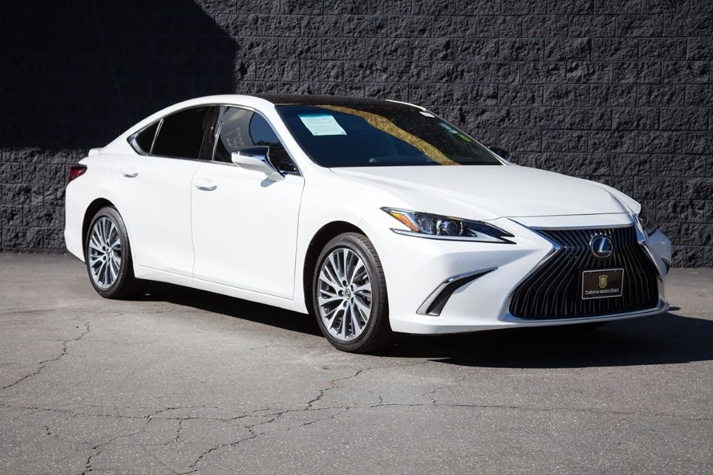 Used 2019 White Lexus 350 image 1