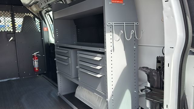 2025 Chevrolet Express Cargo Work Van - Photo 15