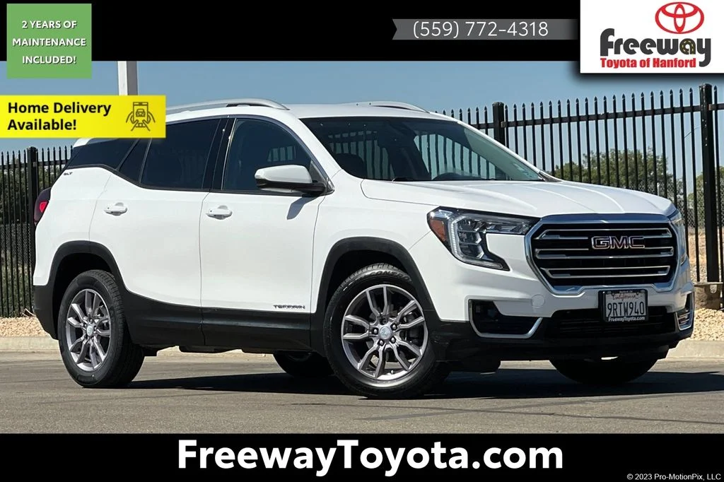 Used 2023 White GMC SLT image 1