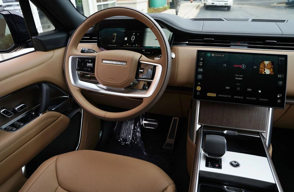 New 2026 Varesine Blue Land Rover SE image 15