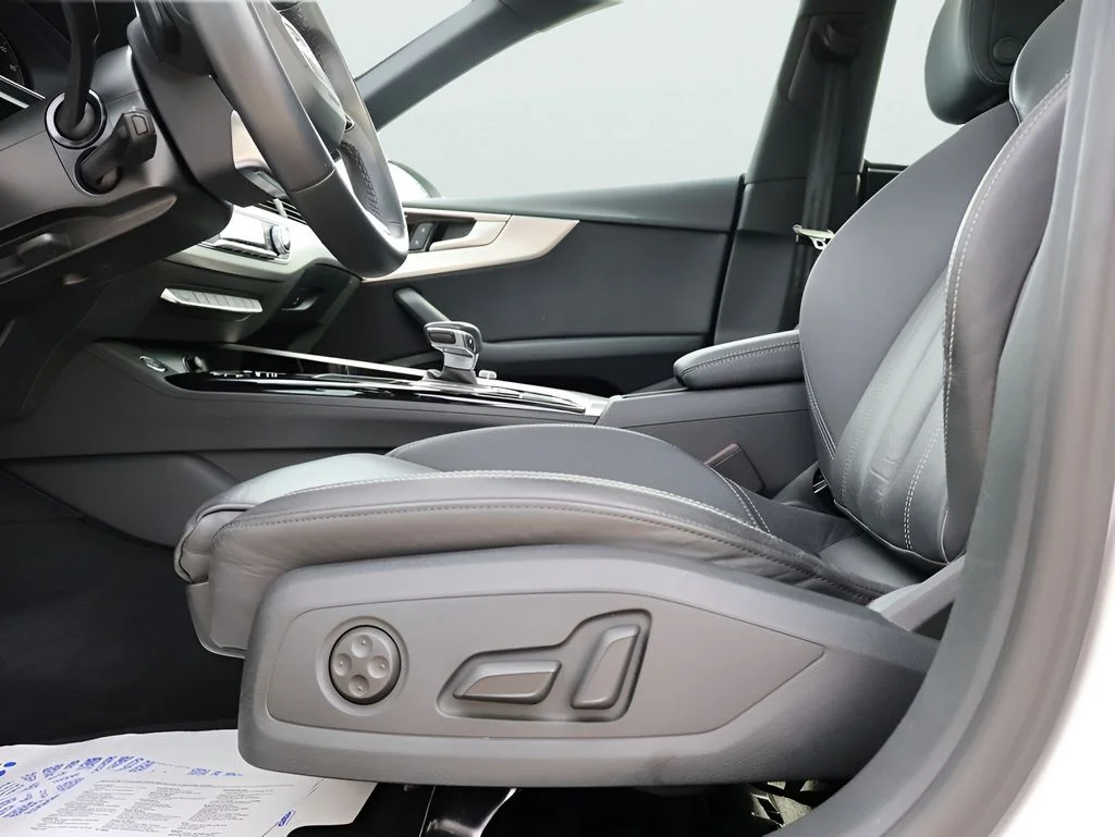 Used 2025  Audi 45 S line Premium image 39