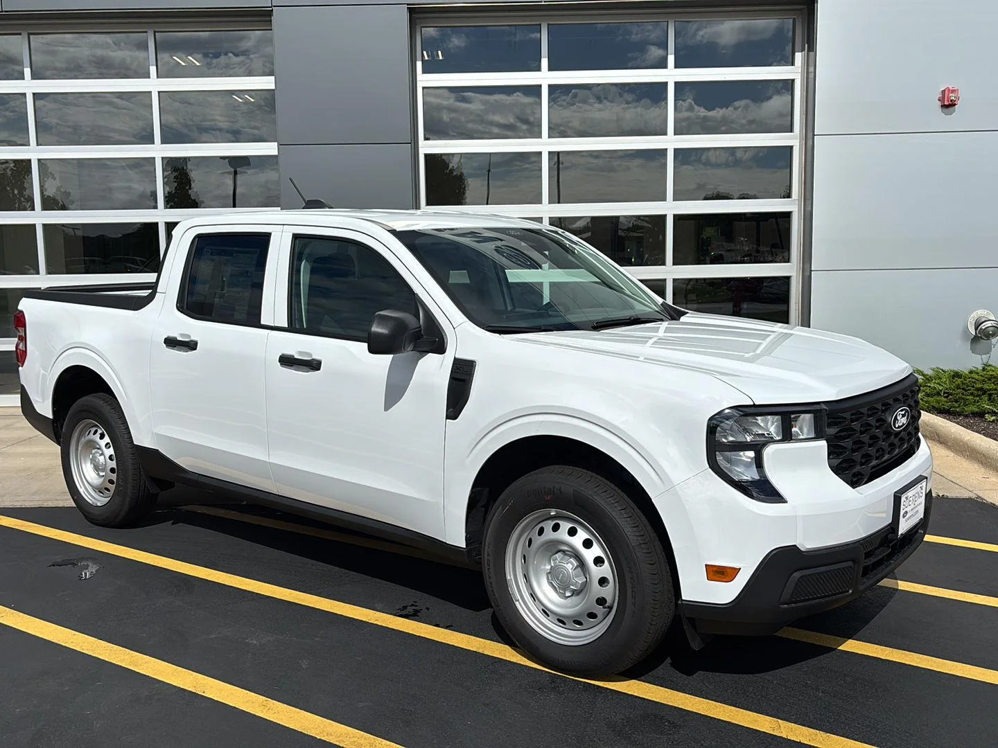 New 2026 Oxford White Ford XL image 2