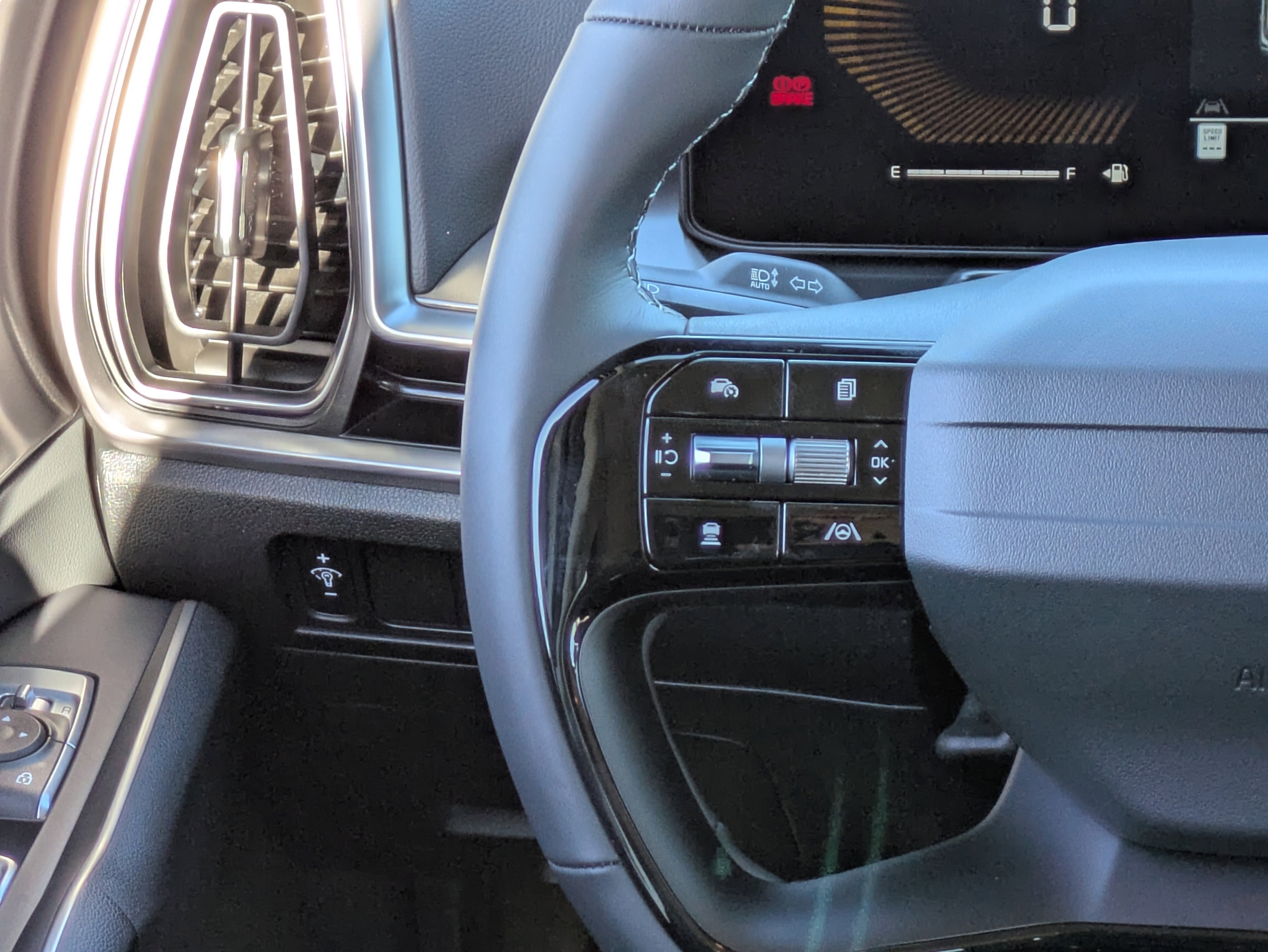 New 2026 Ivory Silver Kia S image 24