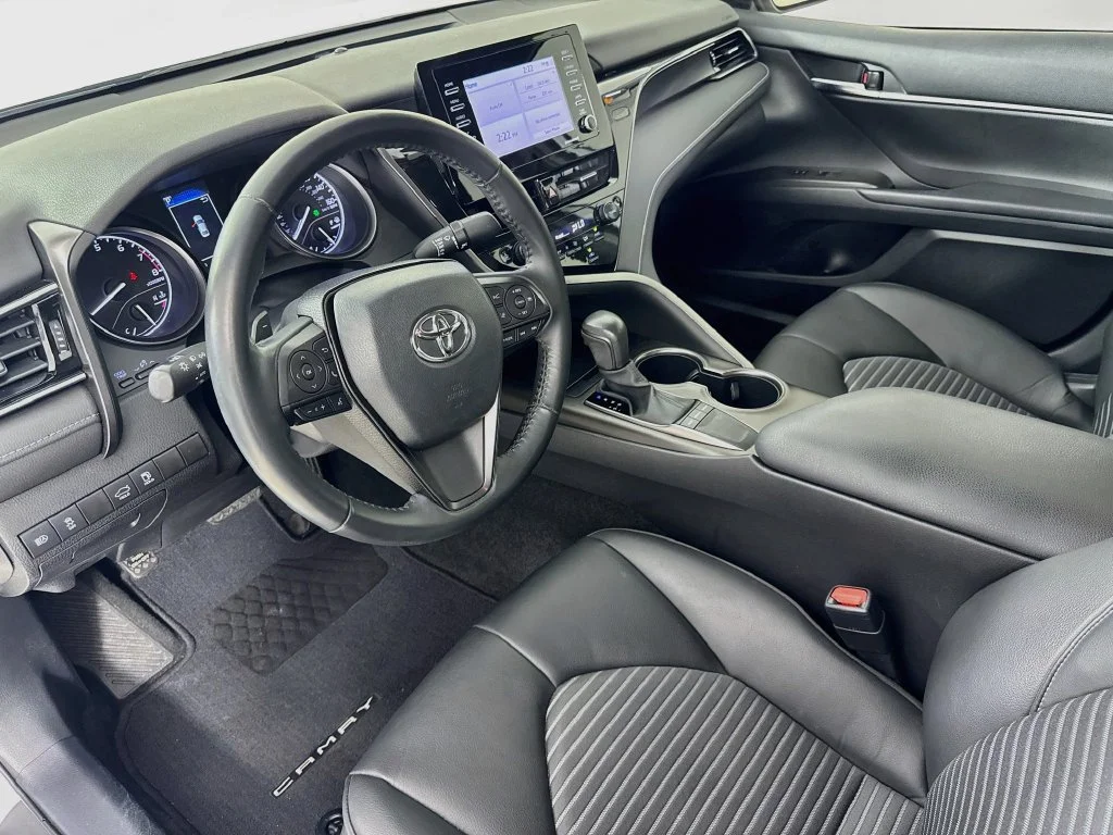 Used 2023 White Toyota SE image 9