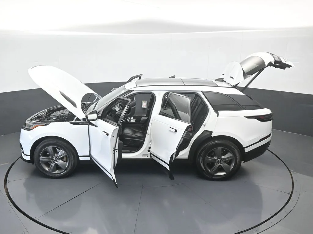 Used 2025 Gray Land Rover Dynamic SE image 62