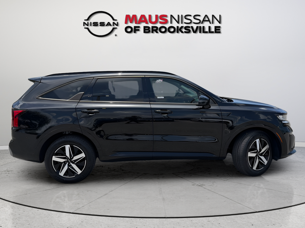 Used 2023 Black Kia EX image 9