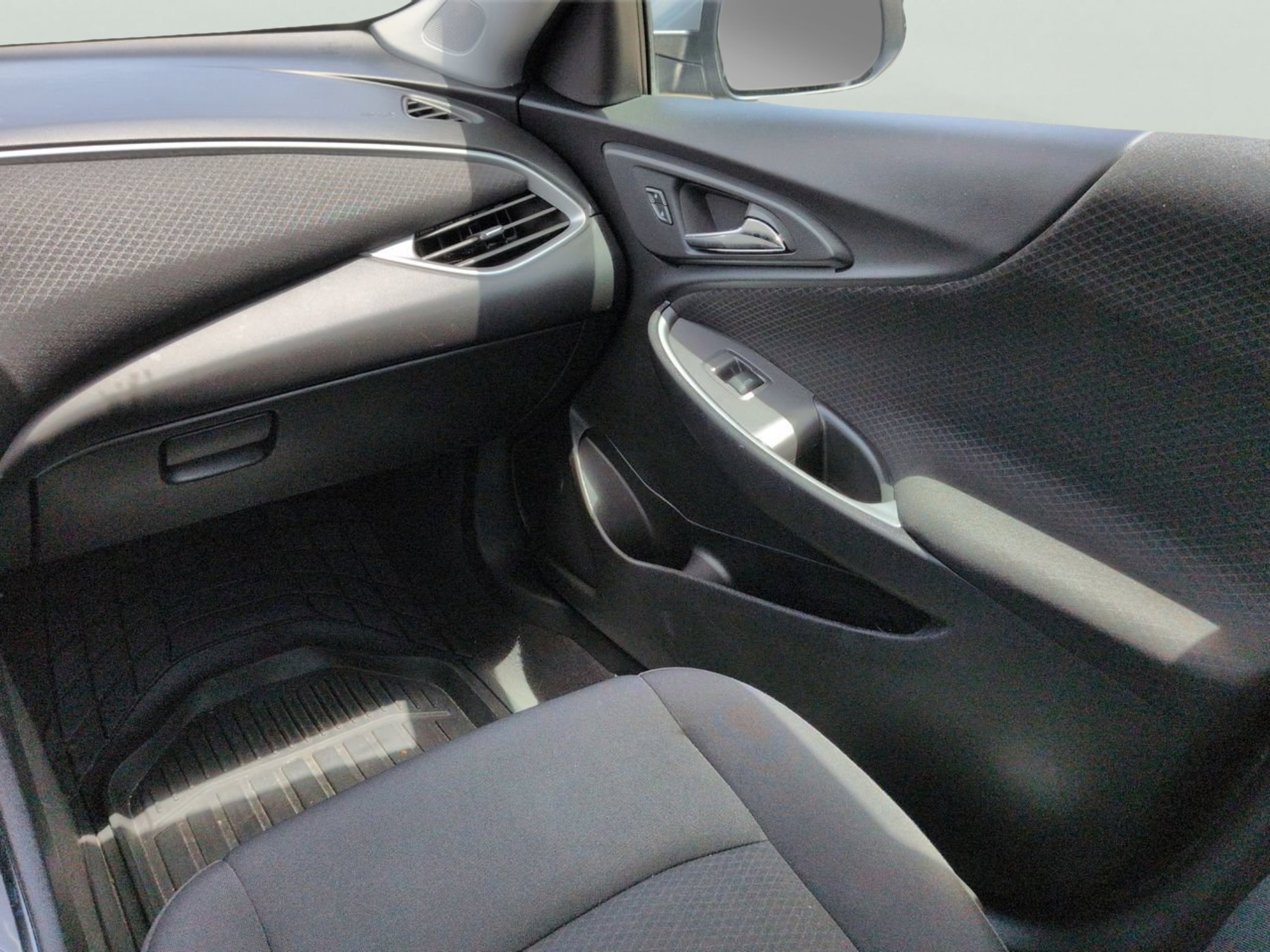 Used 2024 Sterling Gray Metallic Chevrolet LT image 17