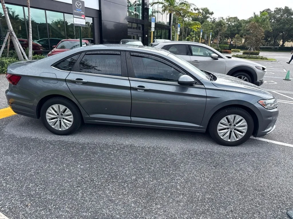 Used 2019 Platinum Gray Metallic Volkswagen 1.4T S image 7