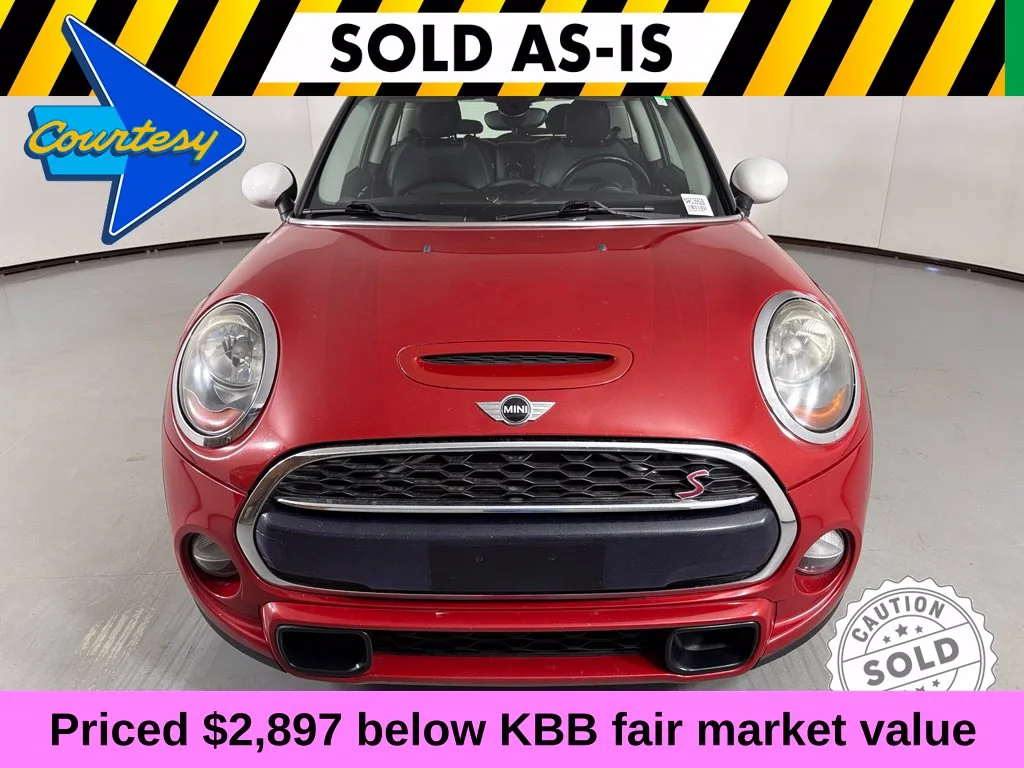 Used 2015 Red MINI Base image 3