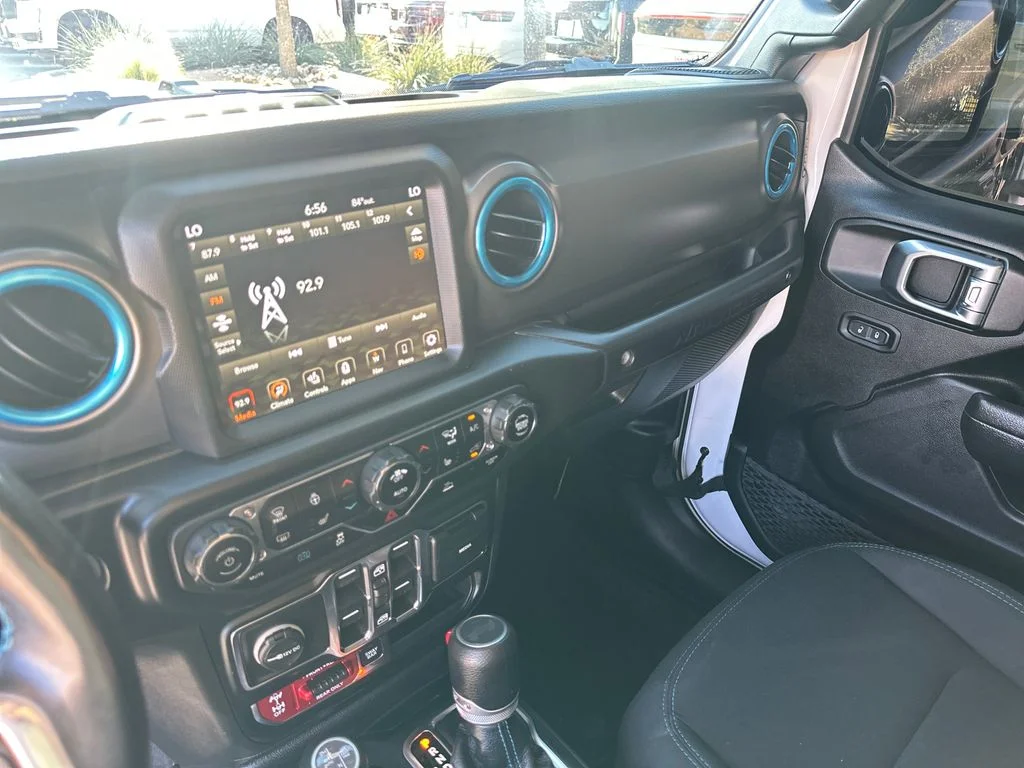 Used 2022 White Jeep Unlimited Rubicon 4xe image 26