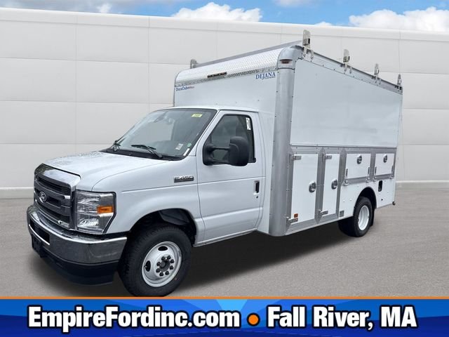 2027 Ford E-Series DRW E-450 Super Duty 158 in WB's photo