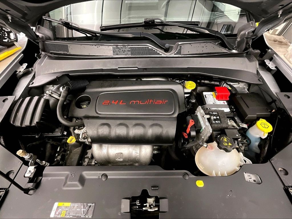 Used 2022 Silver Jeep Limited image 14