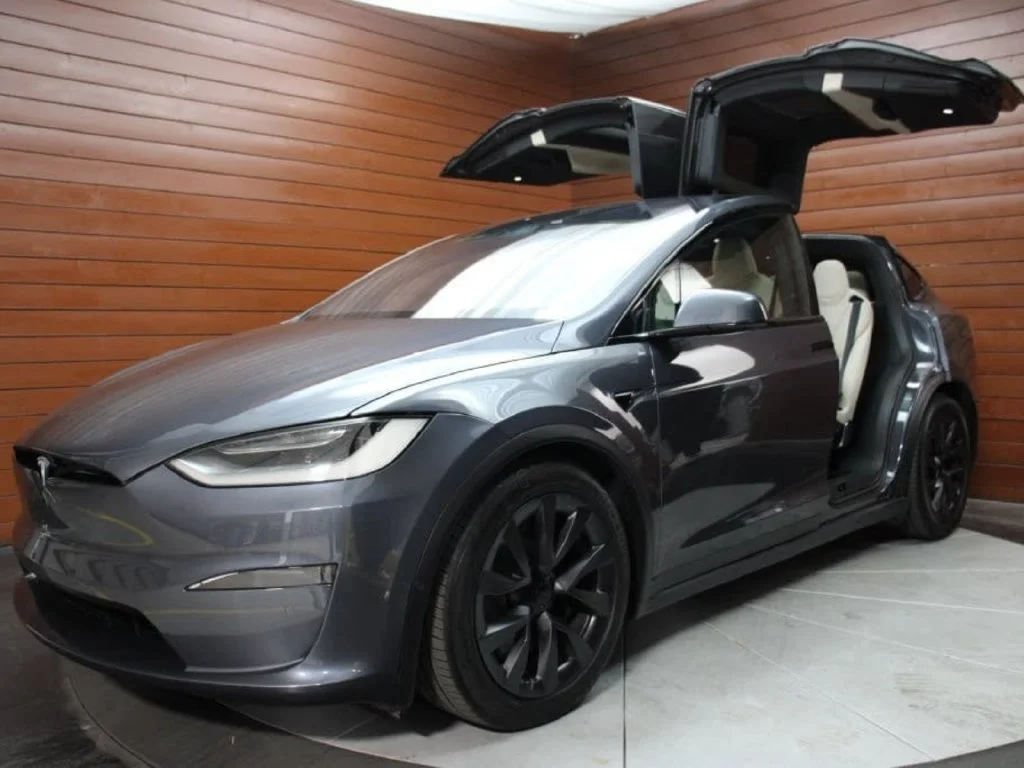 Used 2022  Tesla Base image 34
