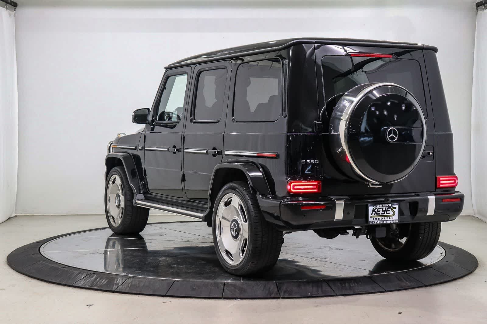Used 2025 Obsidian Black Metallic Mercedes-Benz G 550 image 2