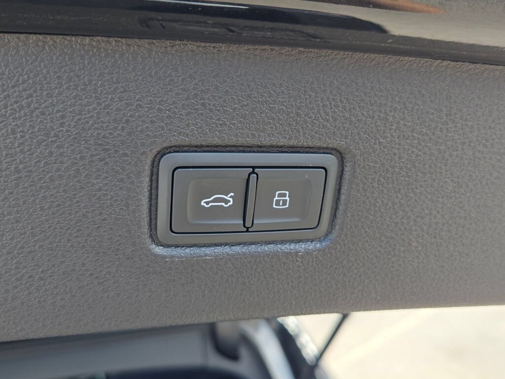 Used 2025 White Audi 55 Premium Plus image 18