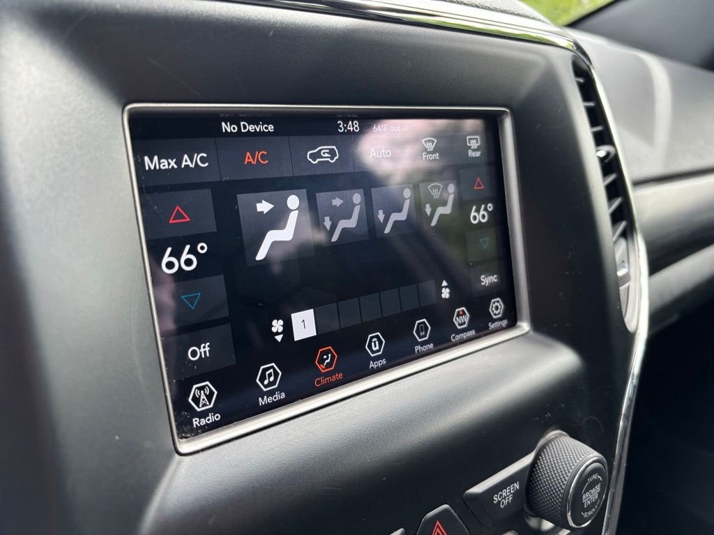 Used 2020 Black Jeep Laredo image 16
