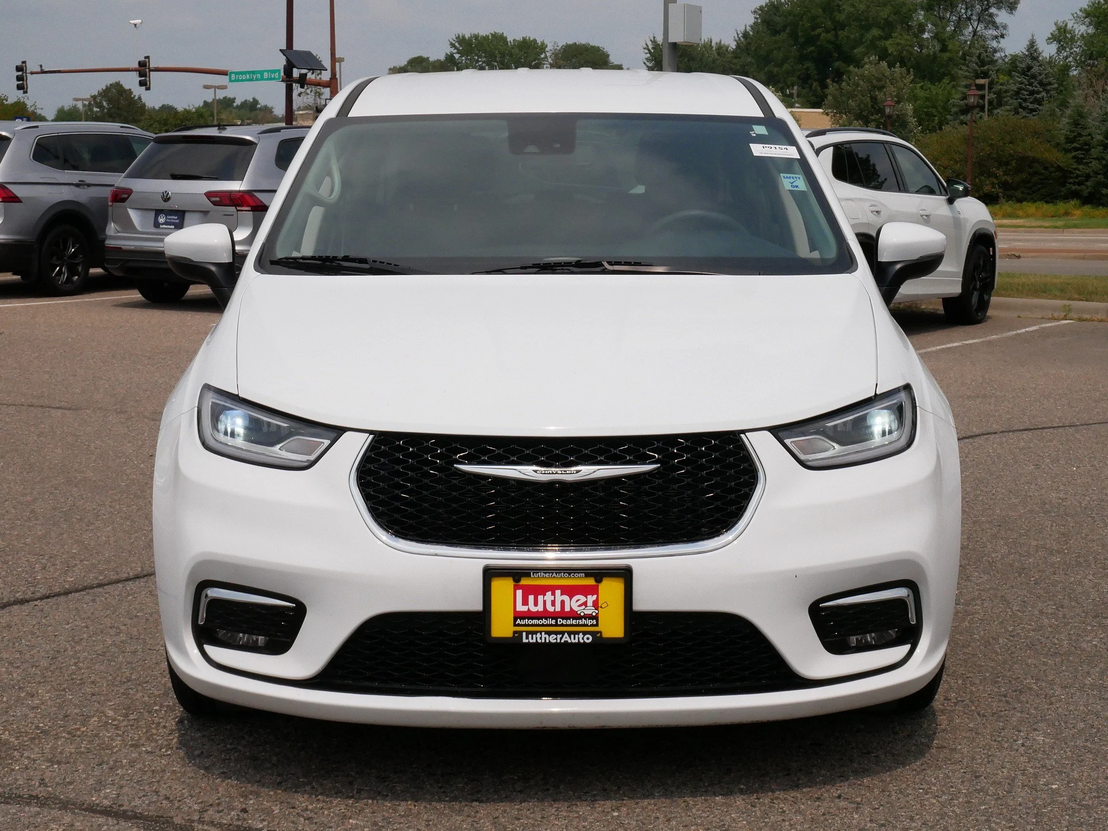 Used 2023 Chrysler Pacifica Hybrid Touring L with VIN 2C4RC1L73PR611752 for sale in Brooklyn Center, Minnesota