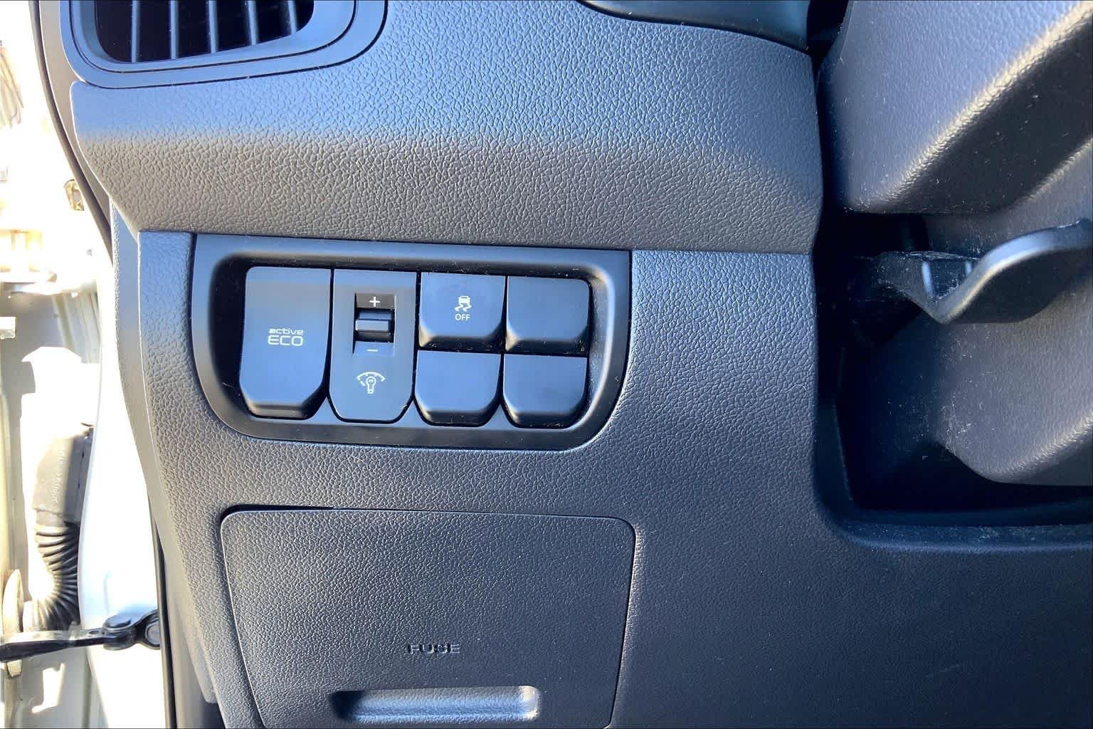 Used 2012 Bright Silver Kia LX image 32