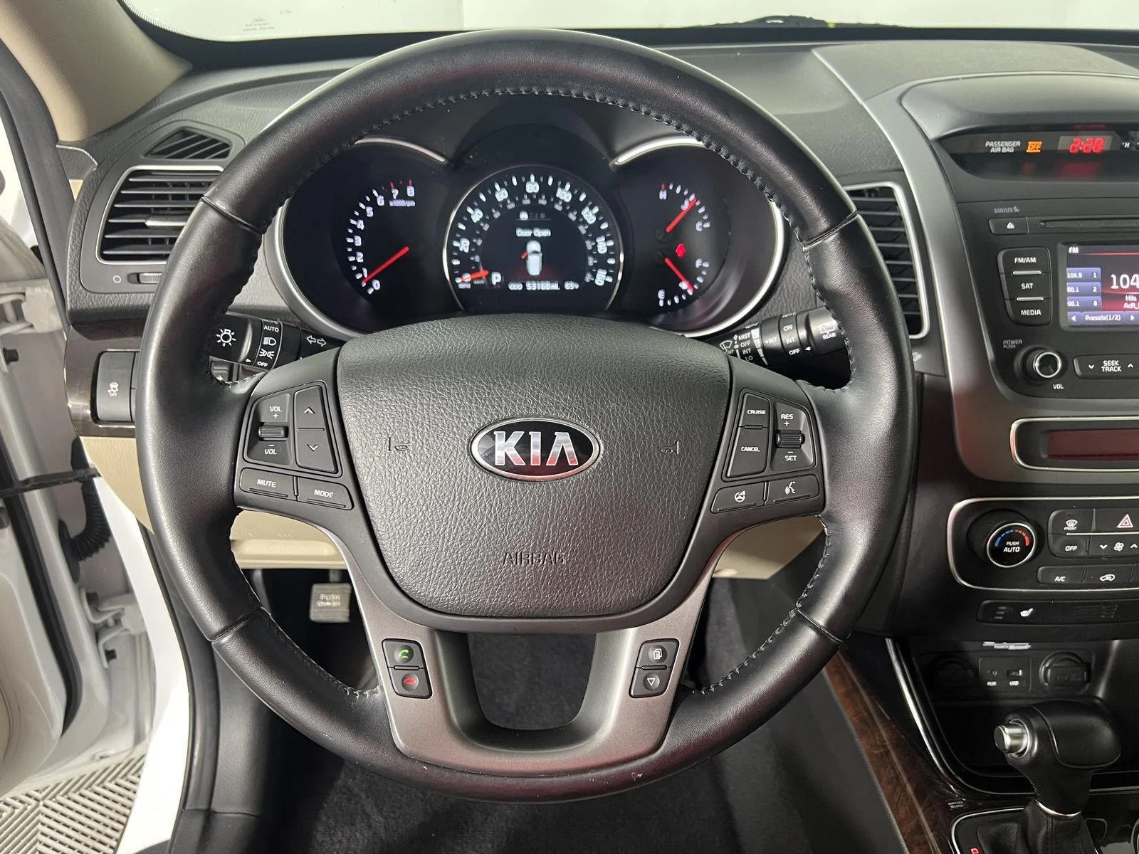Used 2015 Snow White Pearl Kia EX image 22