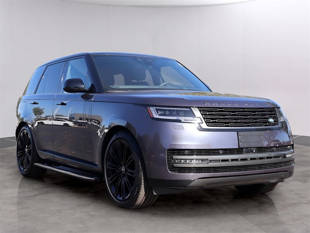 2025 Land Rover Range Rover SE photo 3