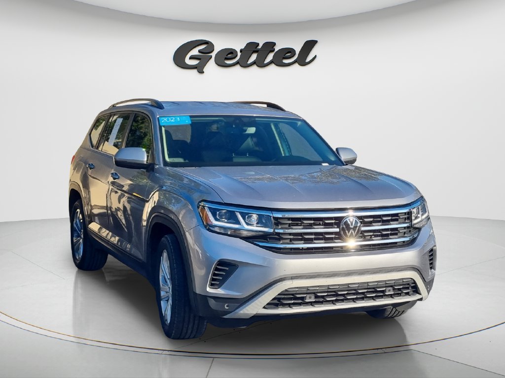 Used 2023  Volkswagen 3.6L V6 SE w/Technology image 3