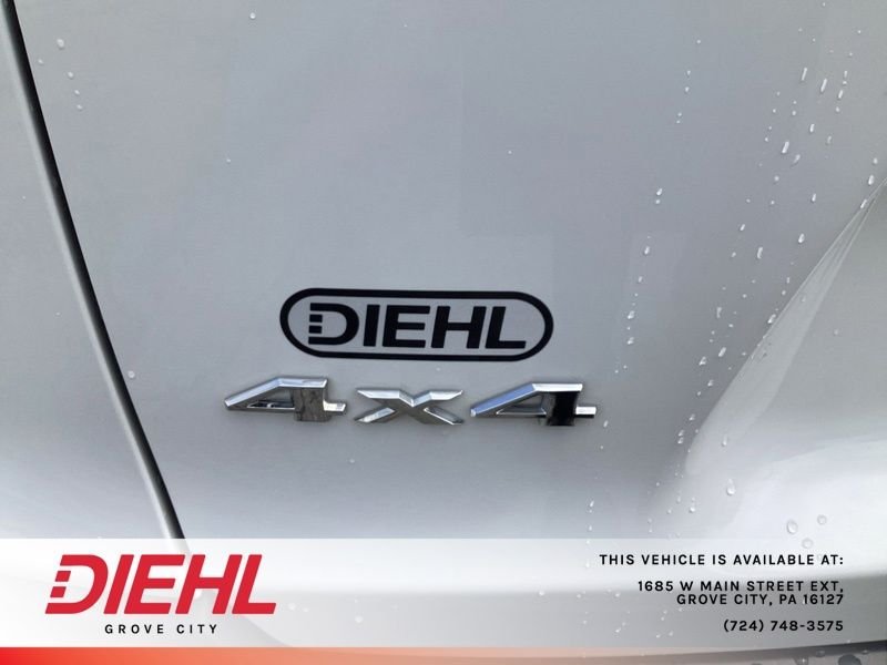 Used 2022 White Jeep Latitude Lux image 12