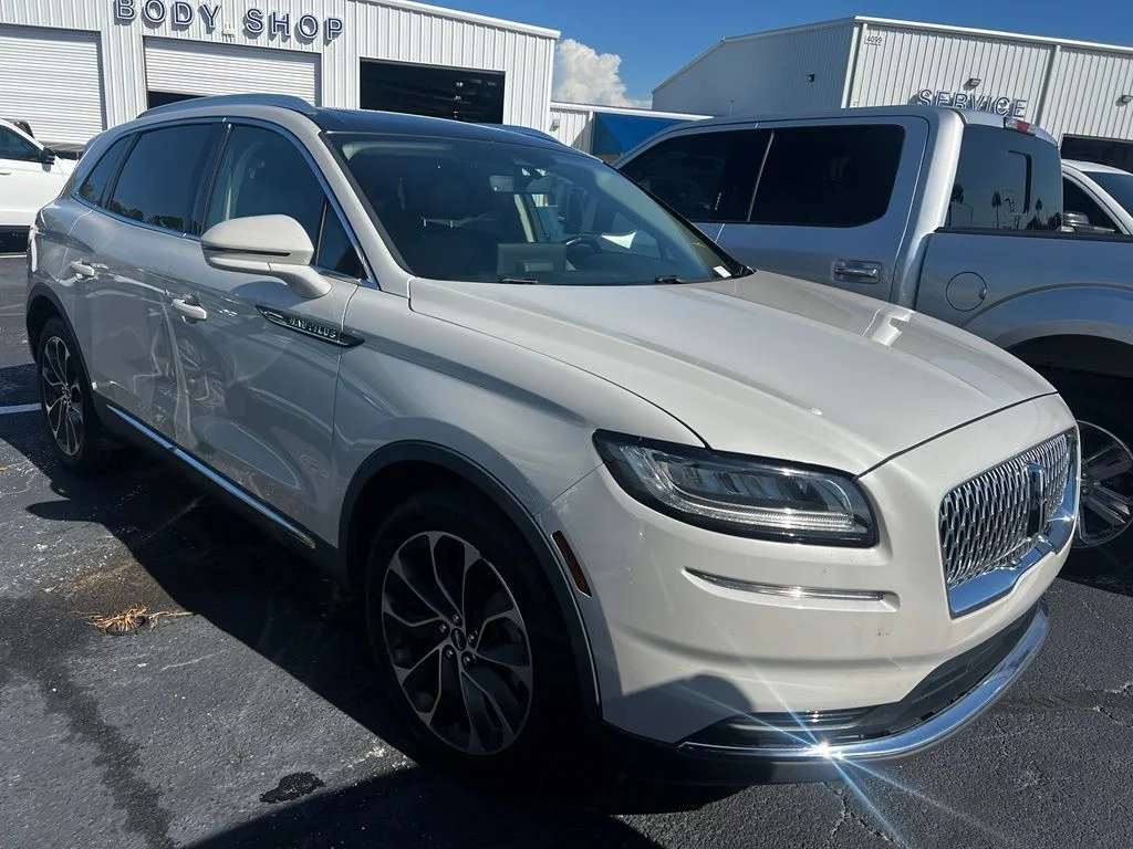 Certified Used 2021 White Lincoln Reserve image 1