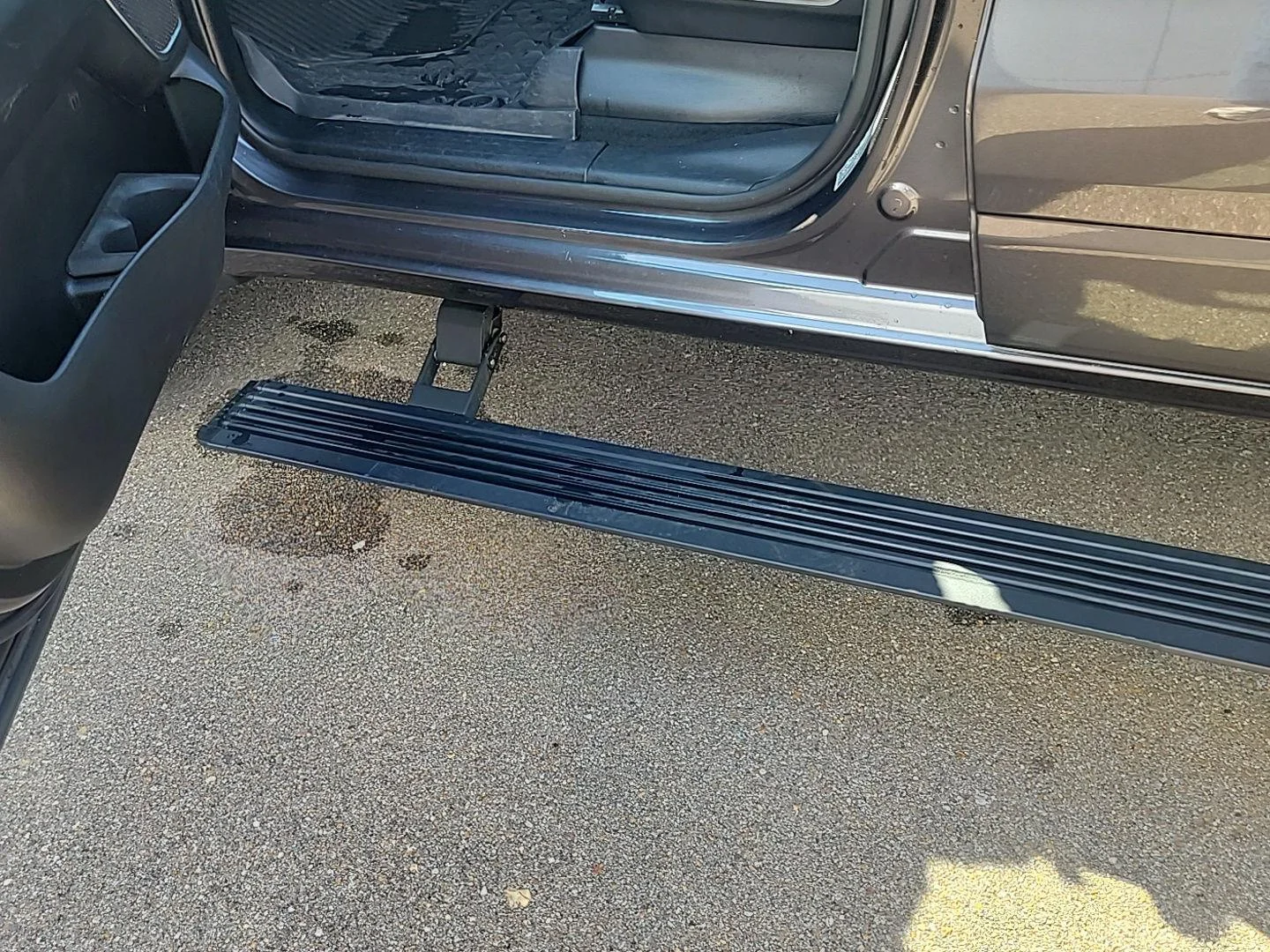 Used 2023 Granite Crystal Metallic Clearcoat Ram Laramie image 4